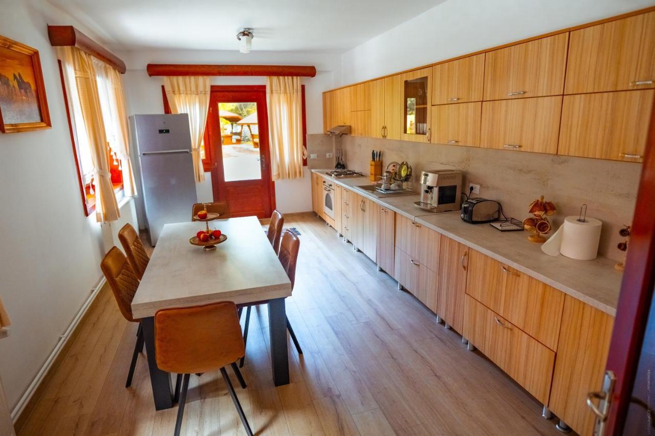 Casa Cheile Dambovicioarei - Cabana 2 ดิมโบวิชิอัวรา ภายนอก รูปภาพ